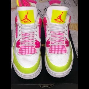 Air Jordan 4 Retro SE girls size 4
